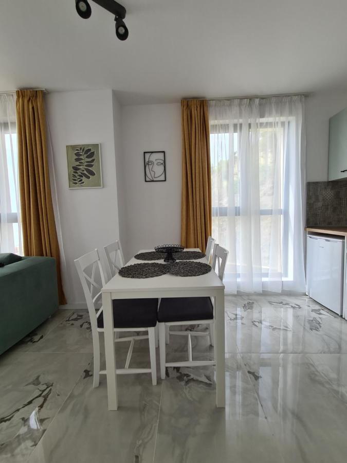 Gold Beach Apart Obzor Exterior foto